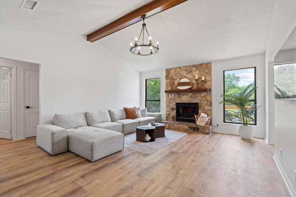 Spacious Home Near Beach, Large Yard, Game Room And Dog Friendly Jacksonville Exterior foto