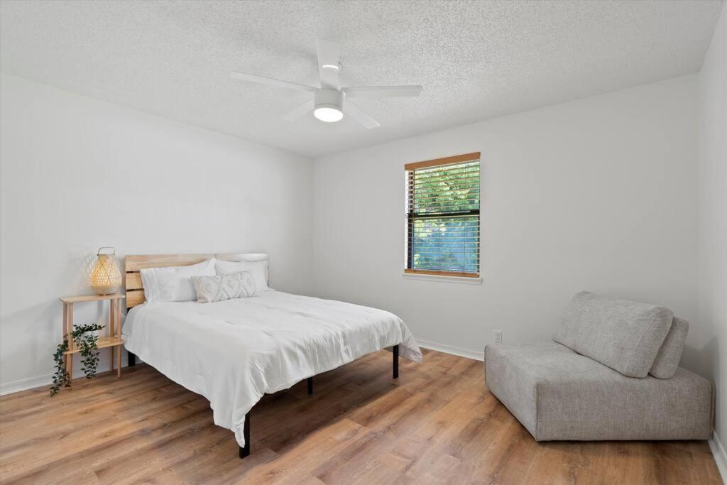 Spacious Home Near Beach, Large Yard, Game Room And Dog Friendly Jacksonville Exterior foto